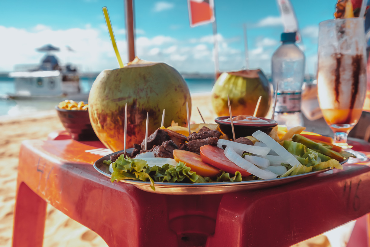 Tem restaurante na Ilha de Santo Aleixo