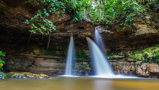 cachoeira-da-pedra-furada