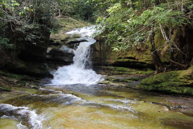 cachoeira-do-santuario-presidente-figueiredo